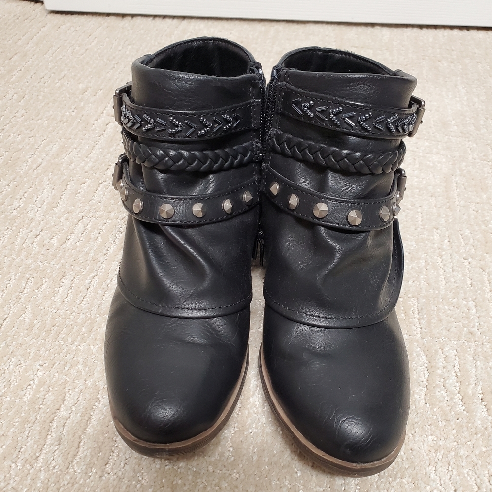 Wallflower black bootie